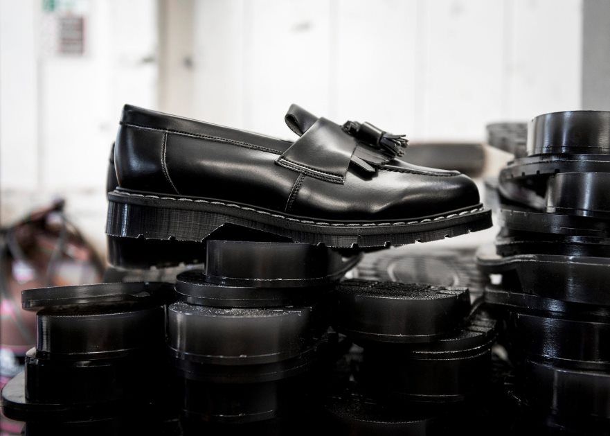 Femmes Solovair Mocassins à Pampilles Ultra-brillants Vegan Noirs 48f40r393